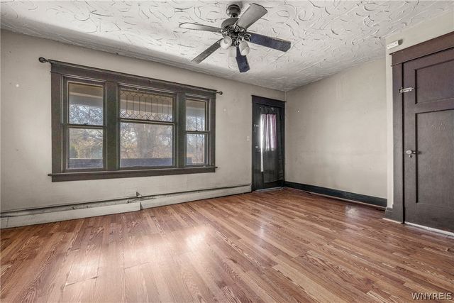 2240 La Salle Avenue, Niagara Falls, NY 14301