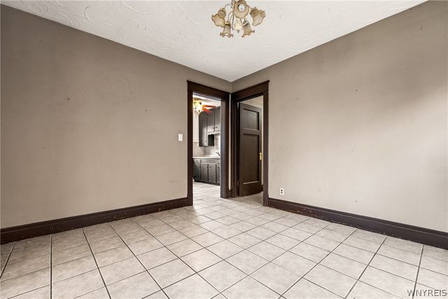 2240 La Salle Avenue, Niagara Falls, NY 14301