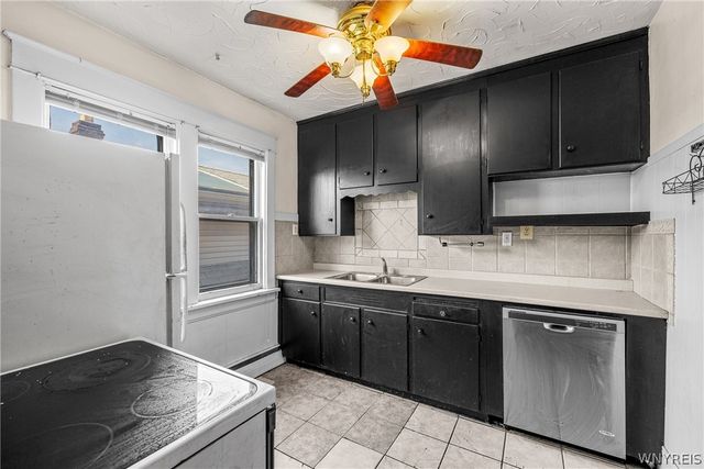 2240 La Salle Avenue, Niagara Falls, NY 14301