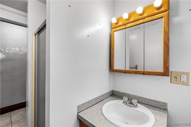 2240 La Salle Avenue, Niagara Falls, NY 14301