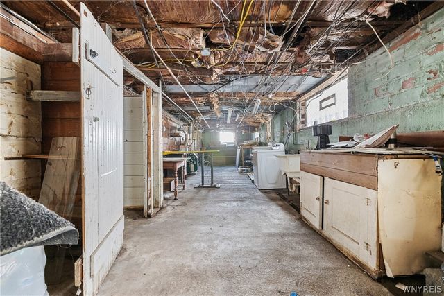 2240 La Salle Avenue, Niagara Falls, NY 14301