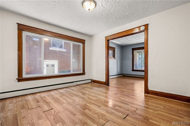 2240 La Salle Avenue, Niagara Falls, NY 14301