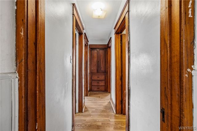 2240 La Salle Avenue, Niagara Falls, NY 14301