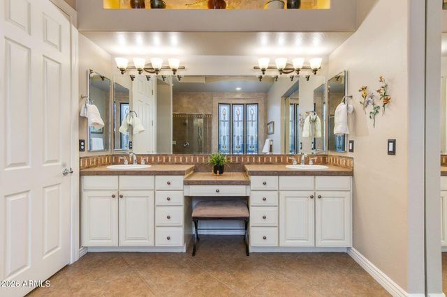 1724 W STEINWAY Drive, Phoenix, AZ 85041