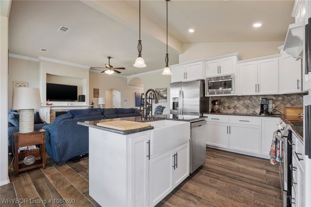 1103 Basin Drive, Van Buren, AR 72956