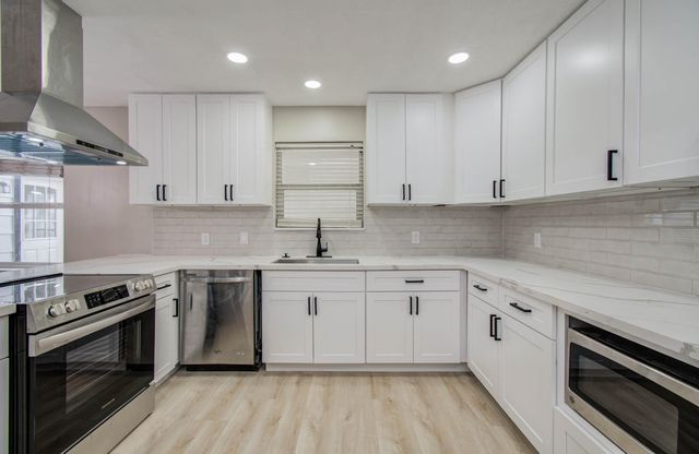 4735 Theall Road, Houston, TX 77066