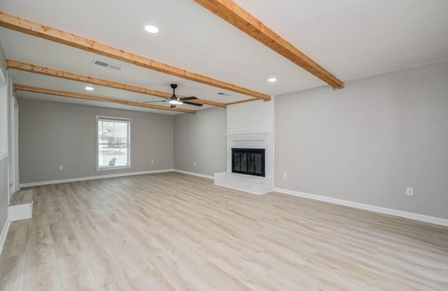 4735 Theall Road, Houston, TX 77066