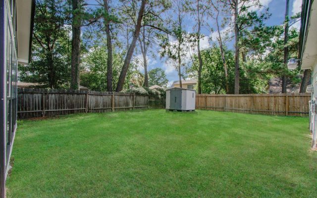 4735 Theall Road, Houston, TX 77066
