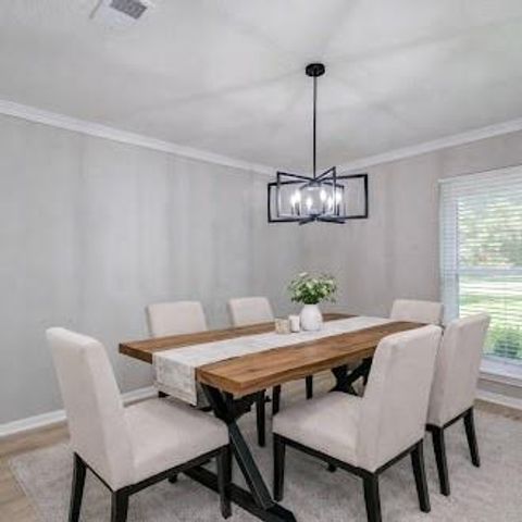 4735 Theall Road, Houston, TX 77066