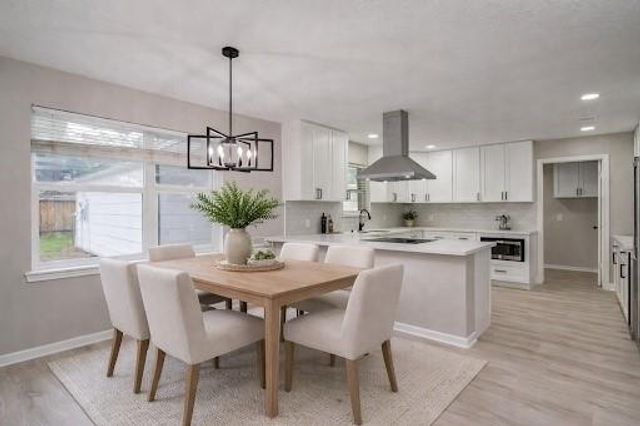 4735 Theall Road, Houston, TX 77066