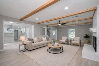 4735 Theall Road, Houston, TX 77066