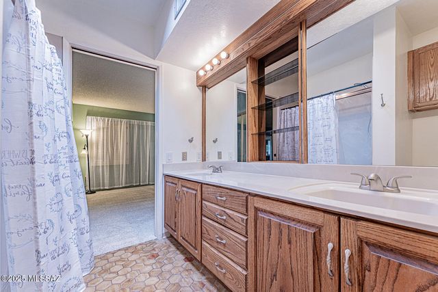 730 W Camino Iturbide, Green Valley, AZ 85622