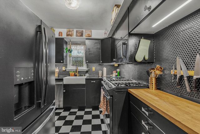 2567 TRENTON AVE, Philadelphia, PA 19125