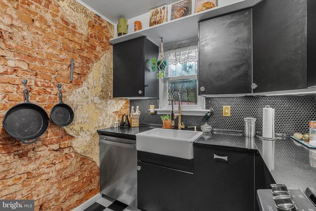 2567 TRENTON AVE, Philadelphia, PA 19125
