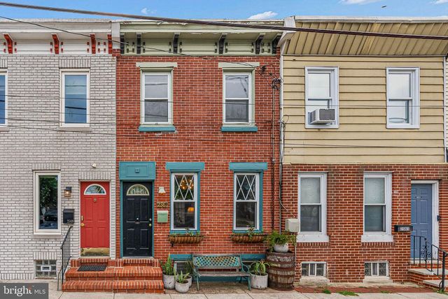 2567 TRENTON AVE, Philadelphia, PA 19125