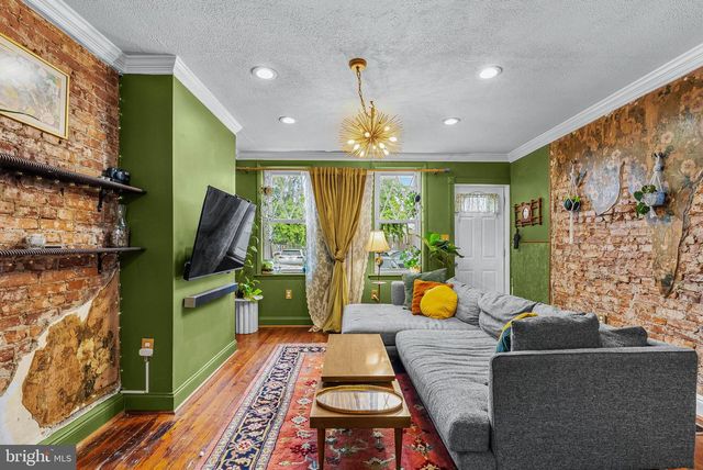 2567 TRENTON AVE, Philadelphia, PA 19125