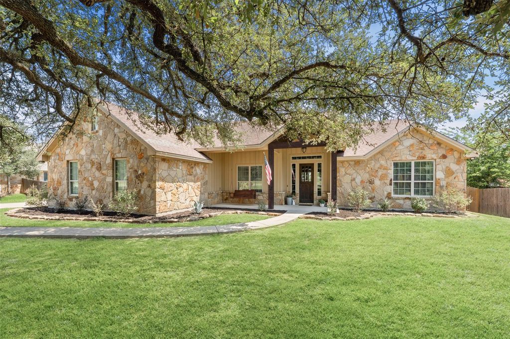 1024 Doves Landing CT, Salado, TX 76571