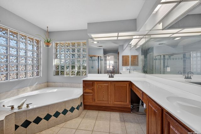 9203 Shadow Lawn, Converse, TX 78109