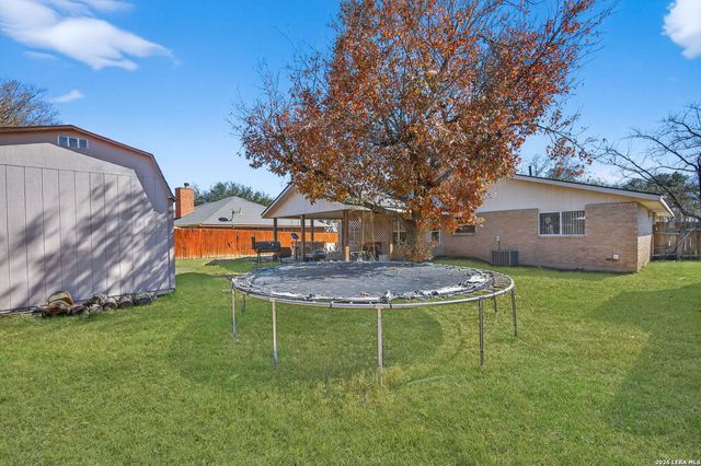 9203 Shadow Lawn, Converse, TX 78109