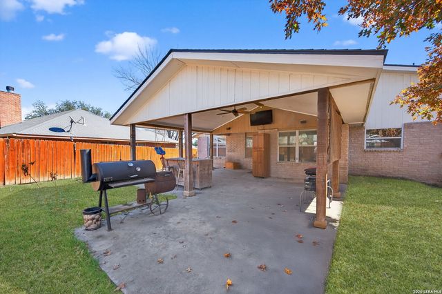 9203 Shadow Lawn, Converse, TX 78109