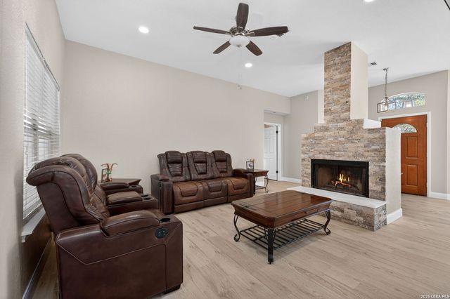 9203 Shadow Lawn, Converse, TX 78109