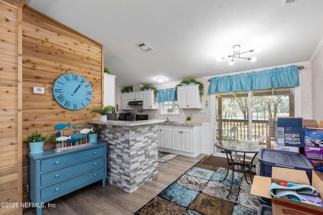 167 W STRICKLAND Road, Interlachen, FL 32148