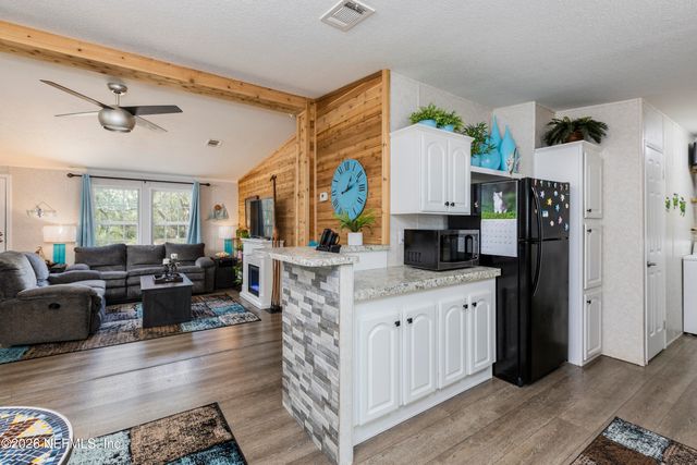 167 W STRICKLAND Road, Interlachen, FL 32148