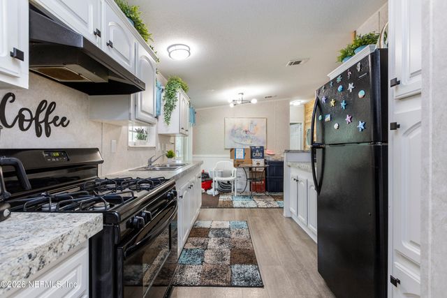 167 W STRICKLAND Road, Interlachen, FL 32148