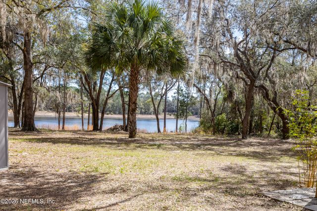 167 W STRICKLAND Road, Interlachen, FL 32148