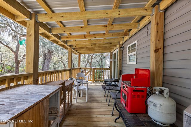 167 W STRICKLAND Road, Interlachen, FL 32148