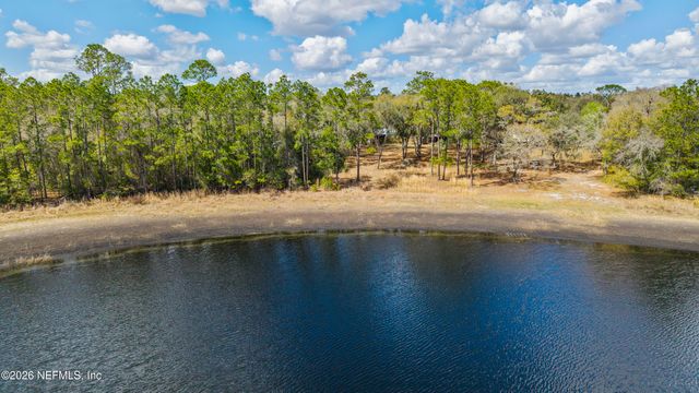 167 W STRICKLAND Road, Interlachen, FL 32148