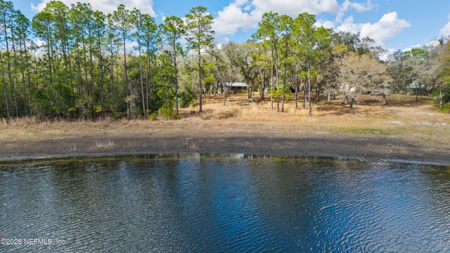 167 W STRICKLAND Road, Interlachen, FL 32148