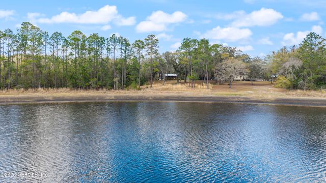 167 W STRICKLAND Road, Interlachen, FL 32148