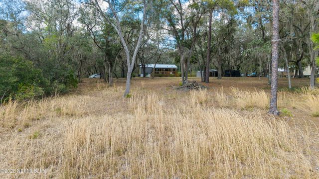 167 W STRICKLAND Road, Interlachen, FL 32148