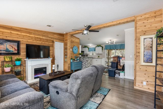 167 W STRICKLAND Road, Interlachen, FL 32148