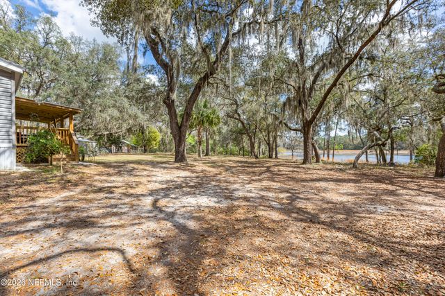 167 W STRICKLAND Road, Interlachen, FL 32148