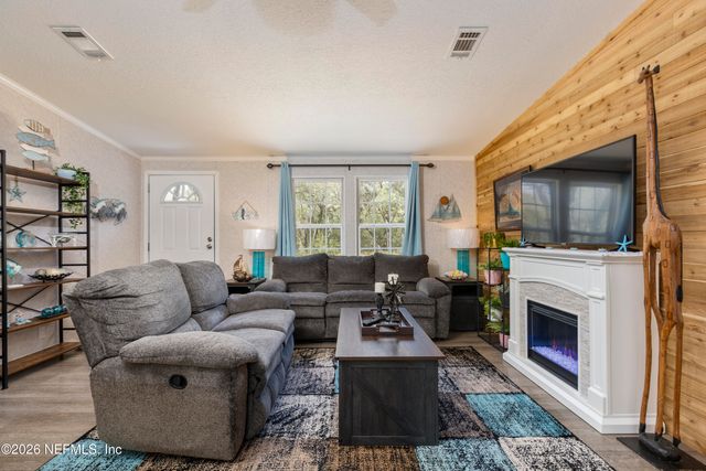 167 W STRICKLAND Road, Interlachen, FL 32148