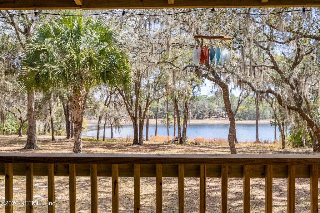 167 W STRICKLAND Road, Interlachen, FL 32148