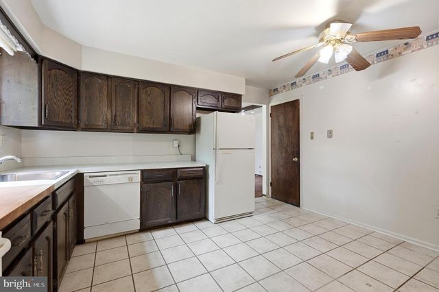 42 SPRINGS DR, Doylestown, PA 18901