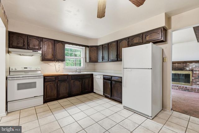 42 SPRINGS DR, Doylestown, PA 18901