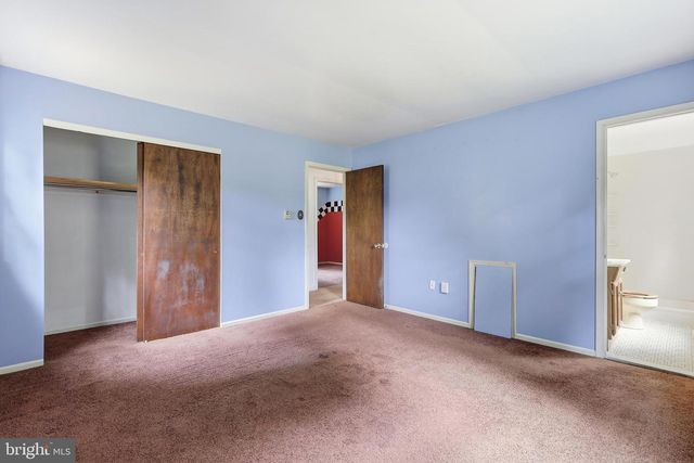 42 SPRINGS DR, Doylestown, PA 18901