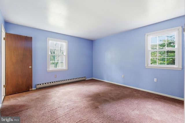 42 SPRINGS DR, Doylestown, PA 18901