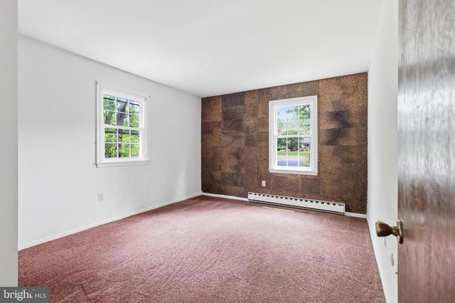 42 SPRINGS DR, Doylestown, PA 18901