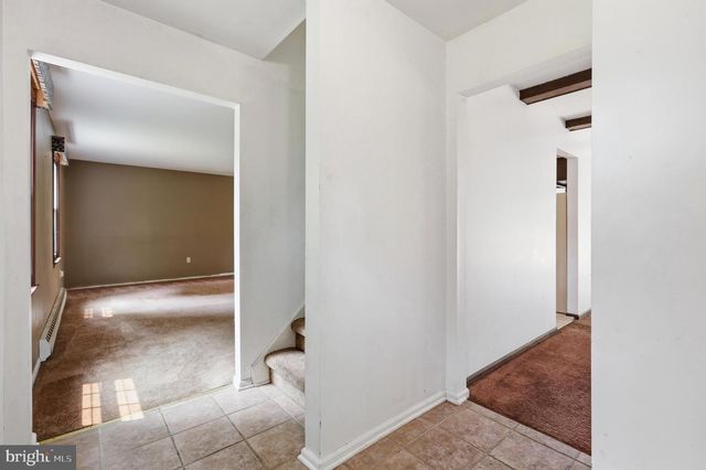 42 SPRINGS DR, Doylestown, PA 18901