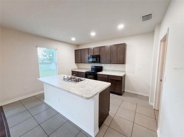 35687 HILLBROOK AVENUE, Zephyrhills, FL 33541