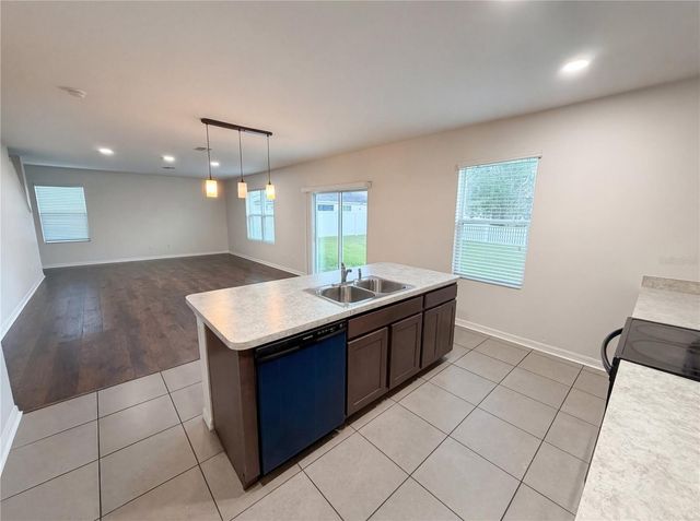 35687 HILLBROOK AVENUE, Zephyrhills, FL 33541