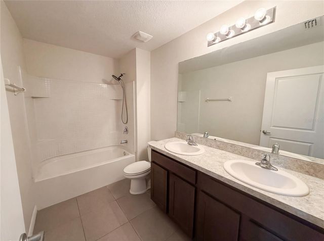 35687 HILLBROOK AVENUE, Zephyrhills, FL 33541