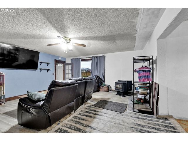 154 37TH St, Springfield, OR 97478