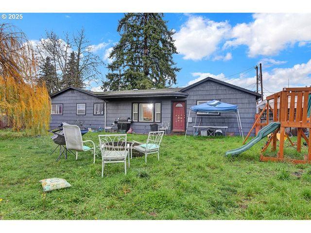 154 37TH St, Springfield, OR 97478