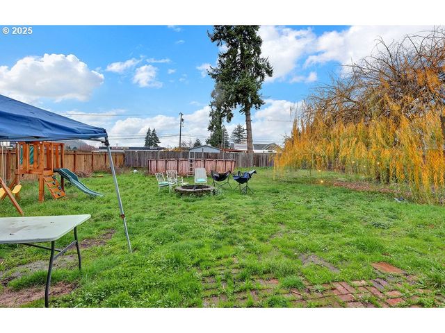 154 37TH St, Springfield, OR 97478